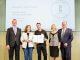 Von links Dr. Eric Schweitzer (DIHK-Präsident), Veronika Peters (Gebrüder Peters Gebäudetechnik), Nermin Avdic, Bundesministerin Prof. Dr. Johanna Wanka und Hans Peter Wollseifer (ZDH-Präsident)